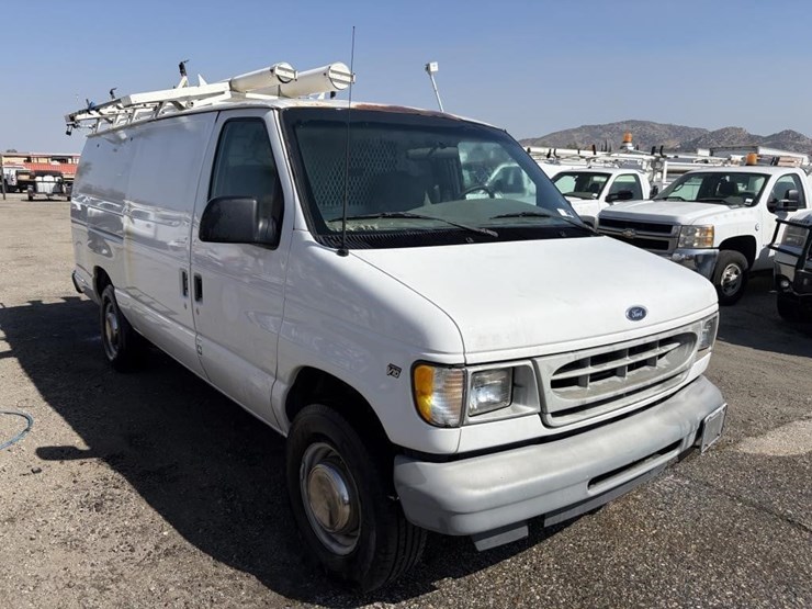 2002-ford-e350-image-2