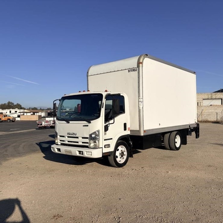 2015 ISUZU NPR