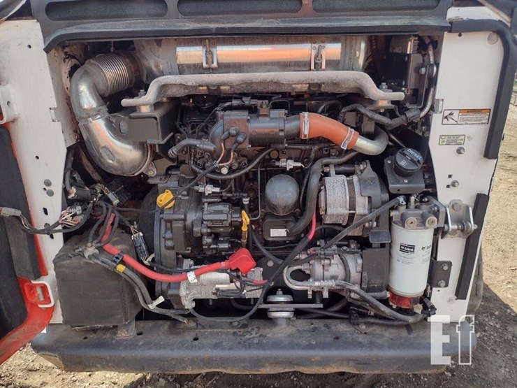 2022-bobcat-t770-image-33