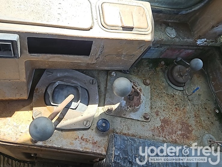 1980-caterpillar-d10-image-33