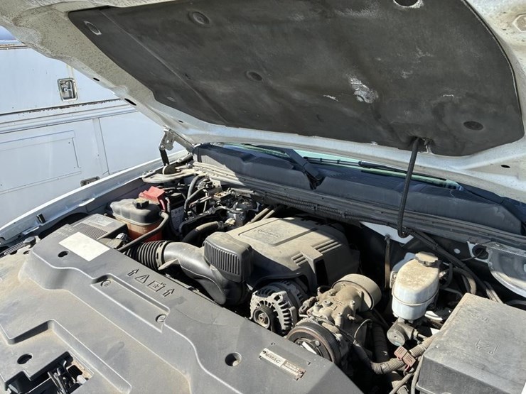 2012-chevrolet-silverado-3500-image-6