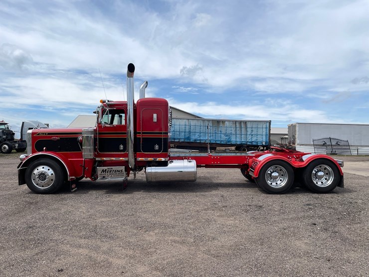 1976-peterbilt-359-image-8