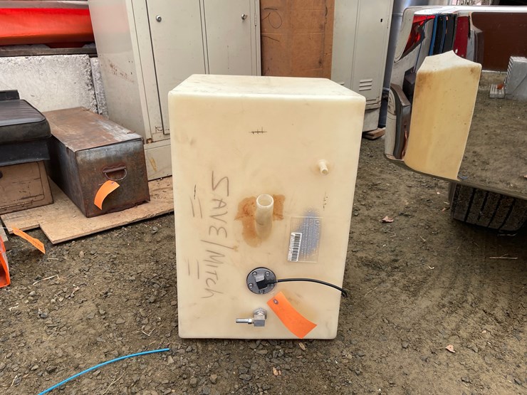 #10374-•-moeller-marine-poly-fuel-tank-image-2