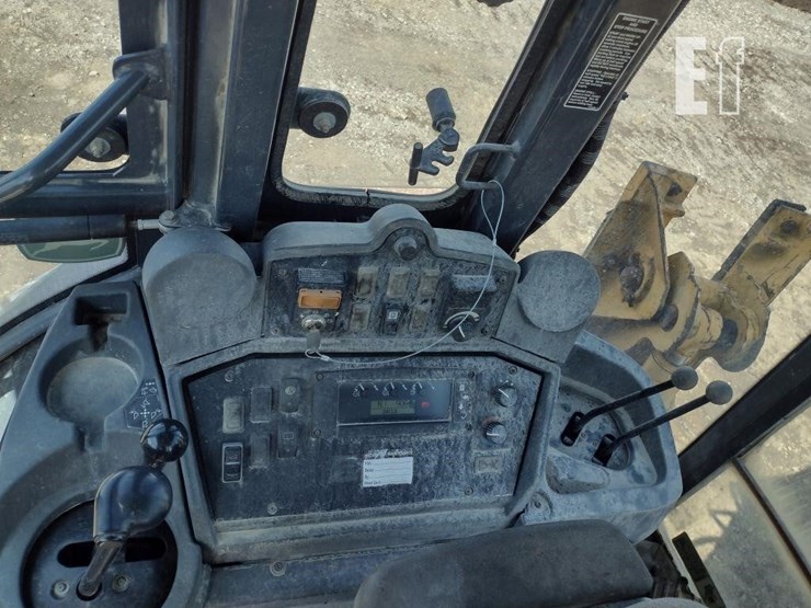 2010-deere-310j-image-11