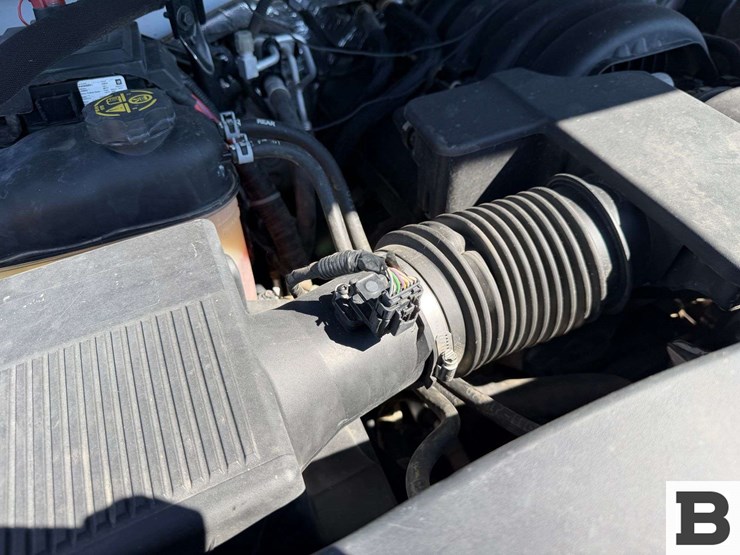 2018-chevrolet-silverado-1500-image-33