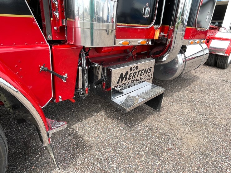 1976-peterbilt-359-image-16