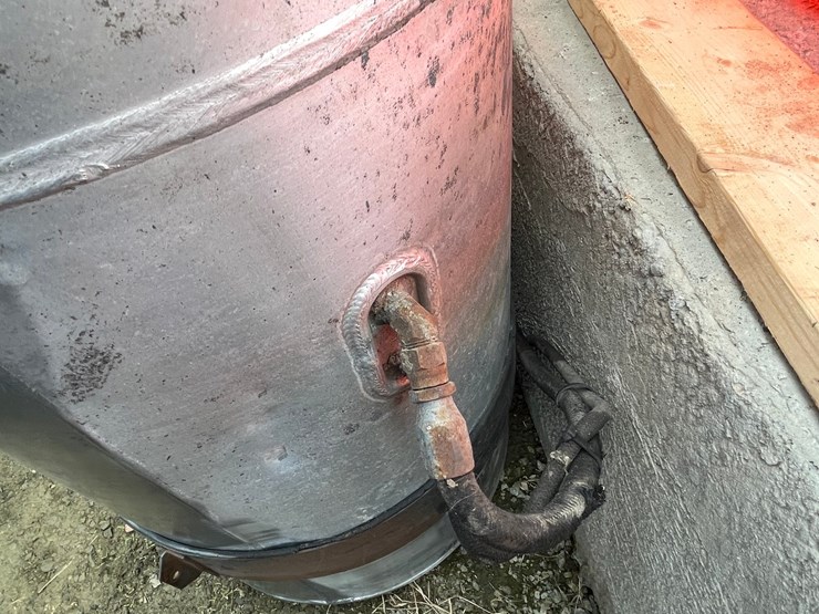 #10381-•-freightliner-stainless-steel-fuel/oil-combo-tank-image-7