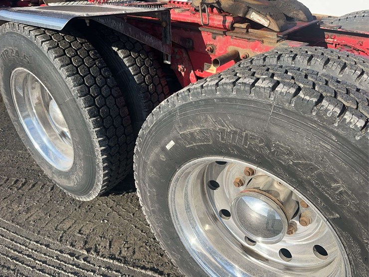 2022-kenworth-t800-image-10