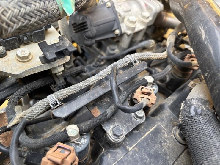 2019-deere-310l-ep-image-55