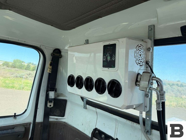 1998-international-f-4900-cab-&-chassis-truck-image-52