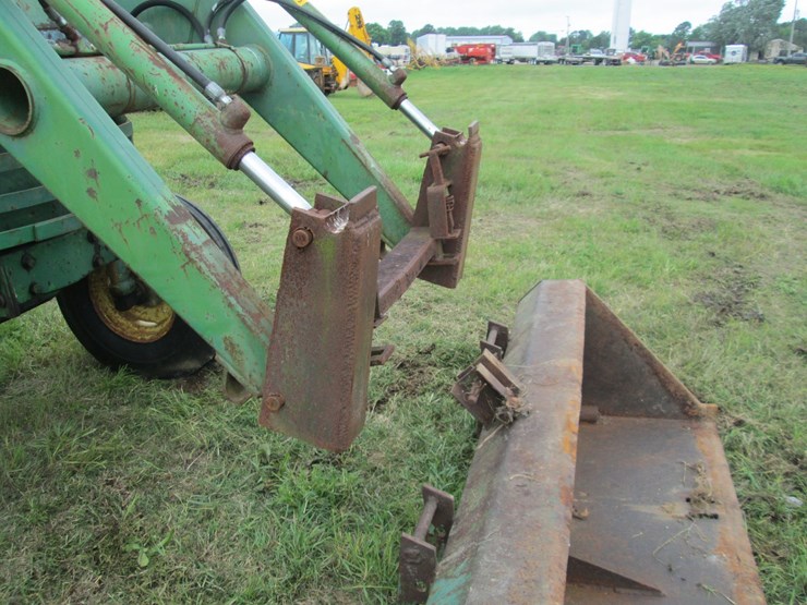1982-john-deere-2840-image-29