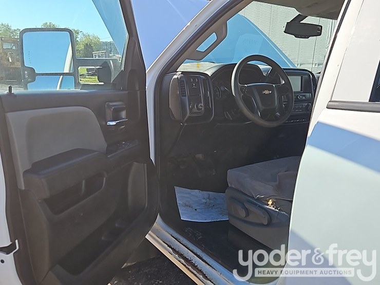 2016-chevrolet-silverado-3500hd-image-22