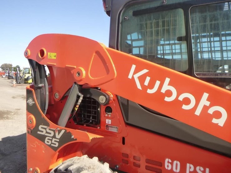 2020-kubota-ssv65-image-16