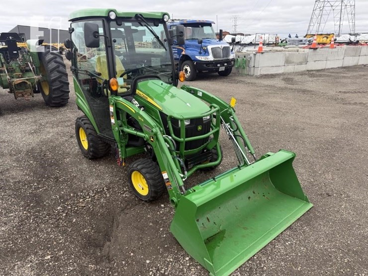 2021-john-deere-1025r-image-2