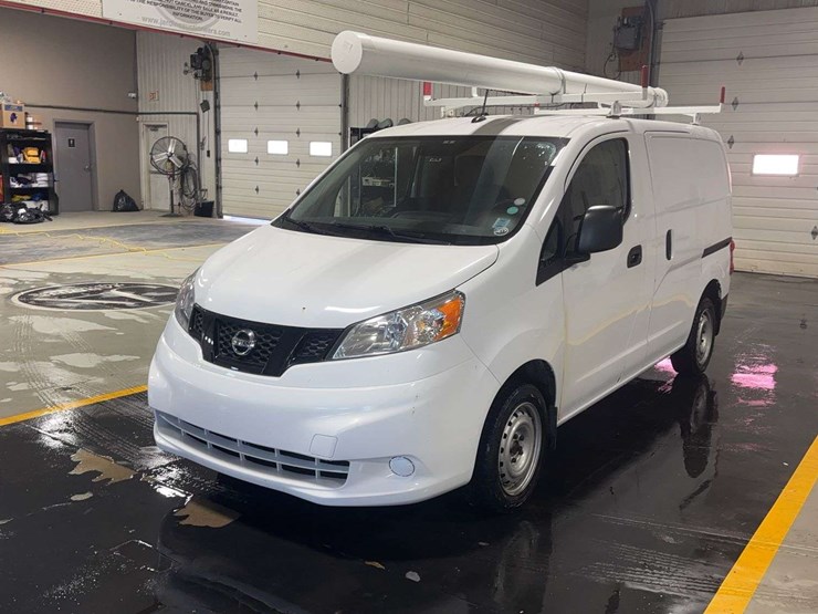 2021-nissan-nv200-image-1