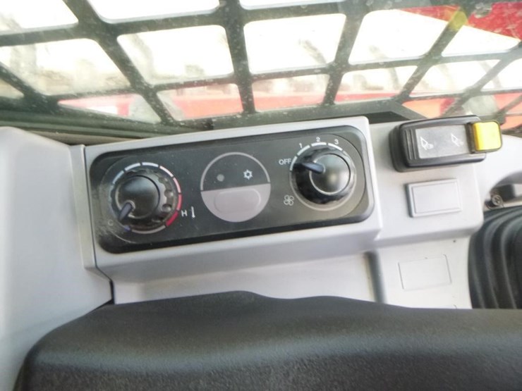 2024-kubota-svl75-3-image-28