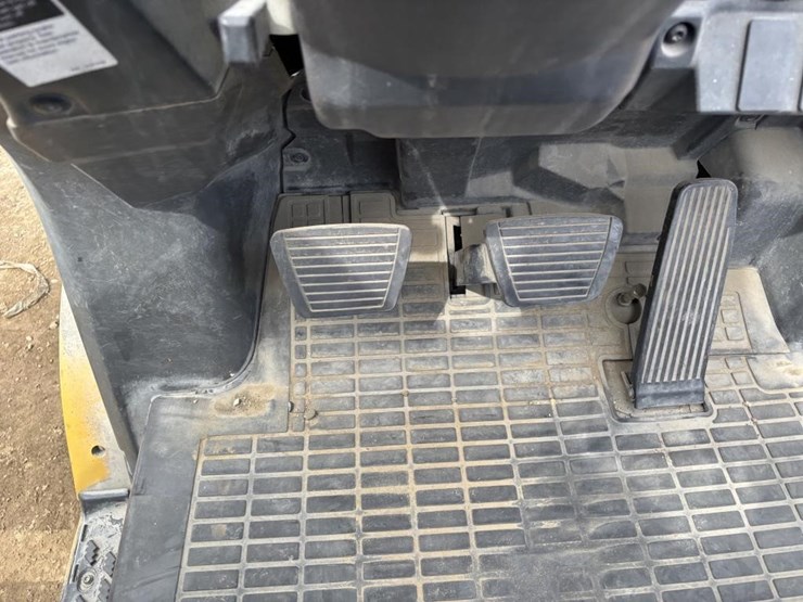 2020-caterpillar-2c6000-image-24