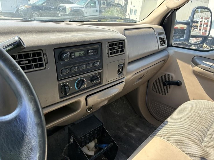 2004-ford-f350-image-18