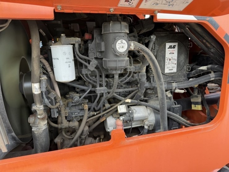 2015-sky-trak-6042-image-18