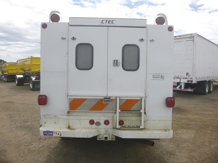 2002-chevrolet-3500-image-7