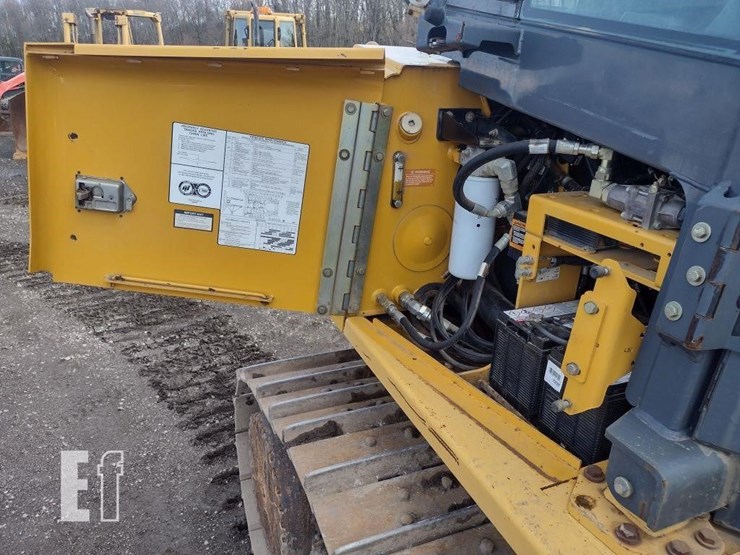 2008-deere-750j-lt-image-31