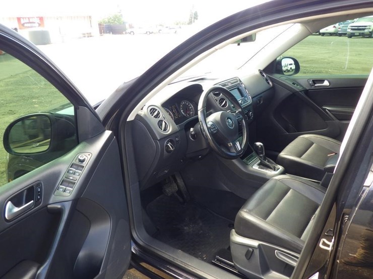 2012-volkswagen-tiguan-image-5