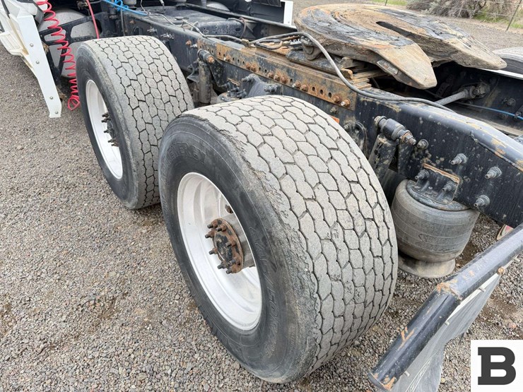 2018-freightliner-cascadia-125-image-28