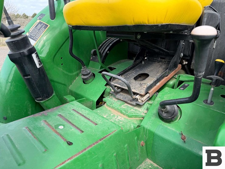 2015-john-deere-5075e-image-80