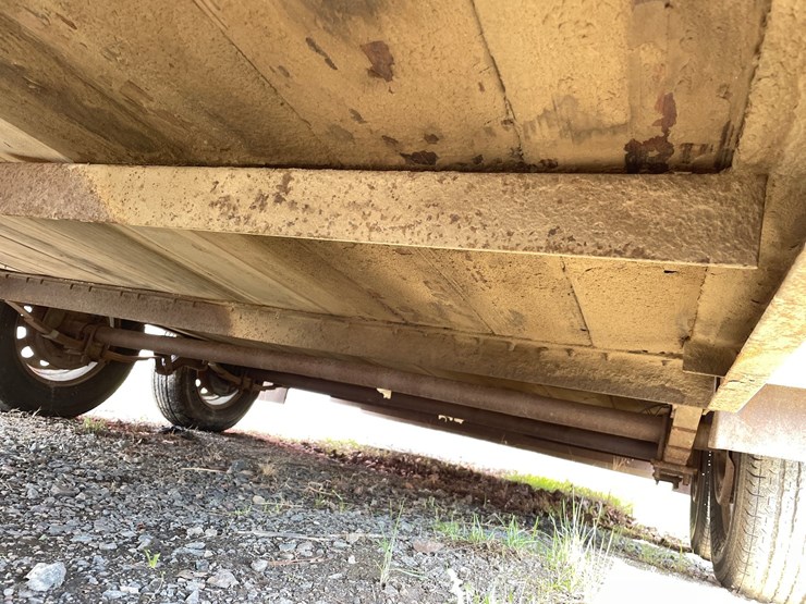 #107-•-2014-sport-warrior-16'-tandem-axle-utility-trailer-(has-wi-title)-image-9