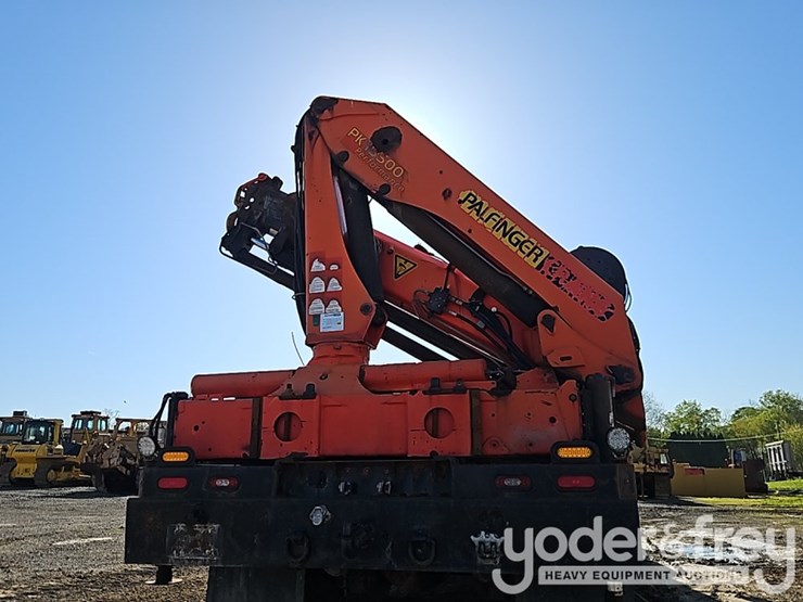 2008-international-7400-image-18