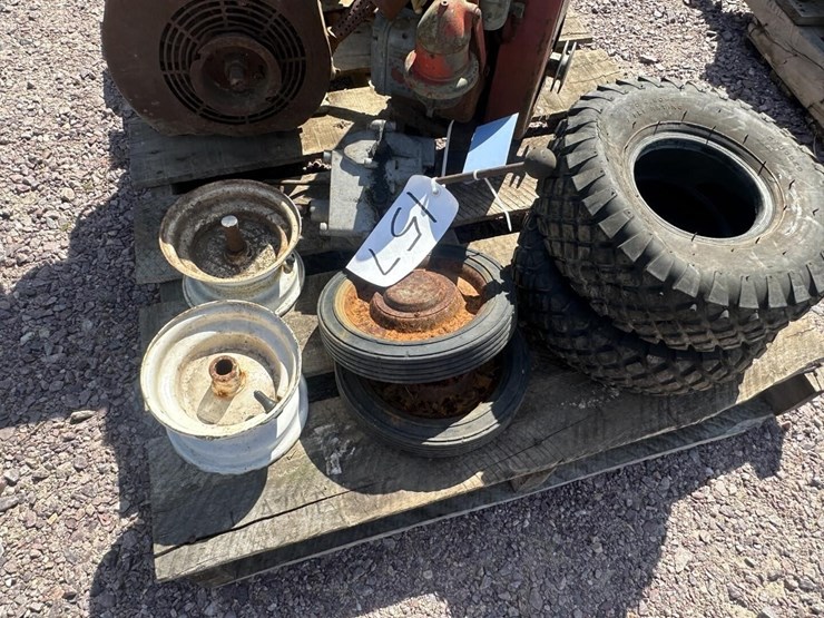 vintage-wheels-&-john-deere-transmission-image-1