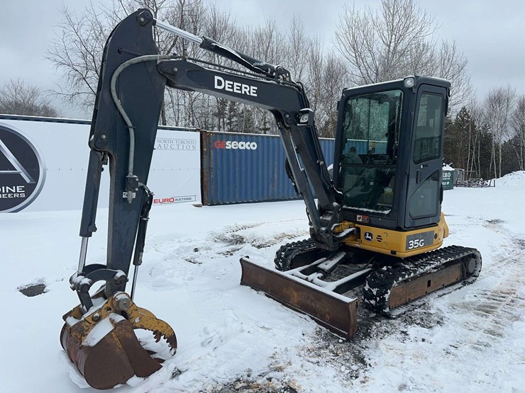 2019-deere-35g-image-1