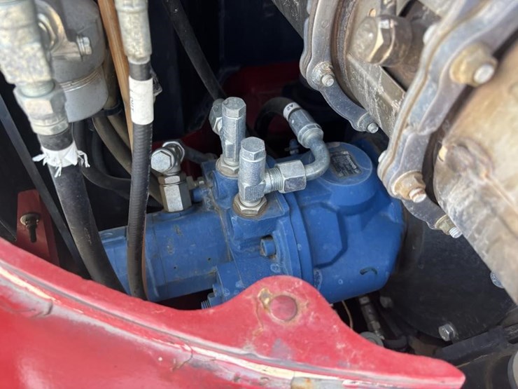 2020-takeuchi-tb240-image-52