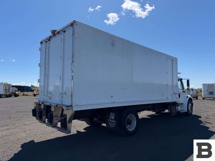 2009-freightliner-m2-box-van-truck-image-5