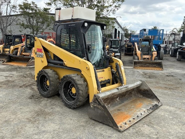2018-yanmar-s220r-image-2