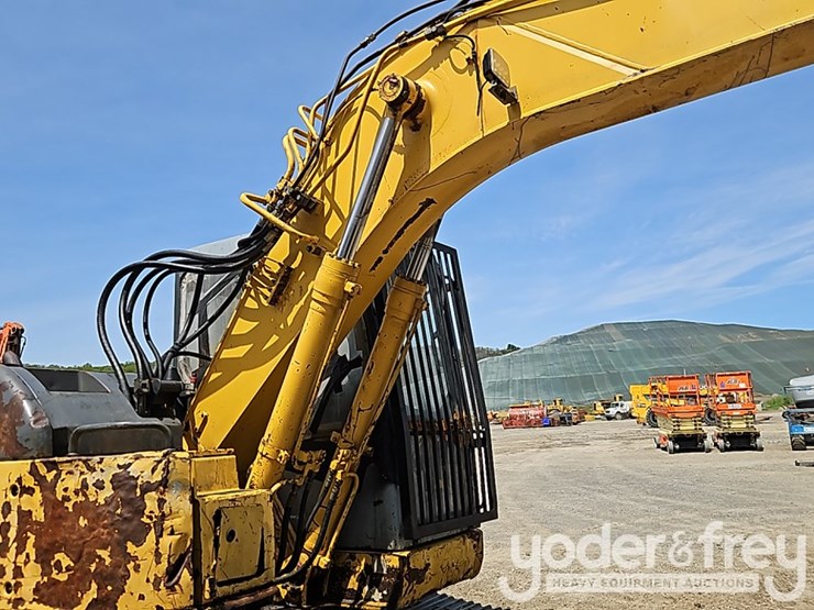 2005-komatsu-pc138-image-14