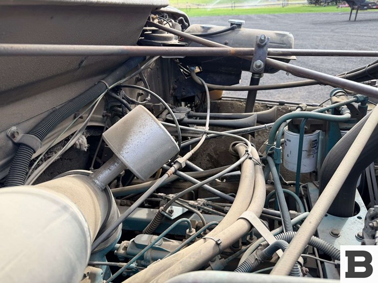 1985-international-1854-flatbed-truck-image-42