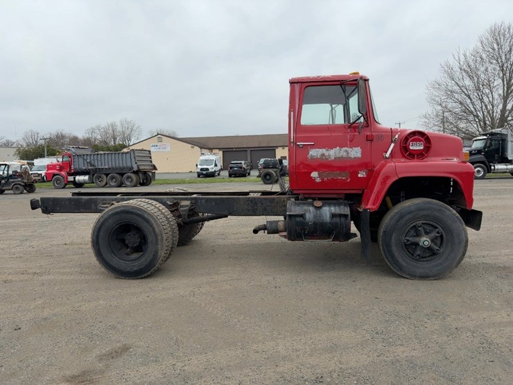 1970-ford-8000-image-6