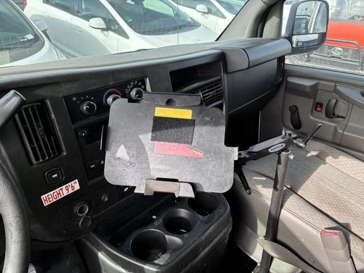 2012-chevrolet-express-2500-image-16