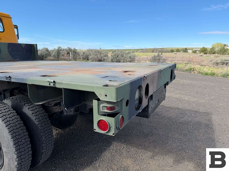 1985-international-1854-flatbed-truck-image-20