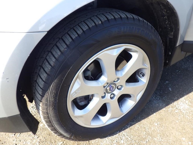 2013-volvo-xc60-image-13
