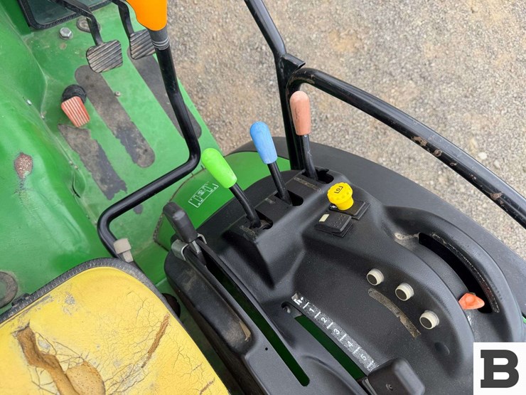 2020-john-deere-5075gl-image-46