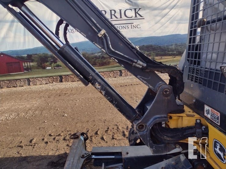 2018-deere-35g-image-23