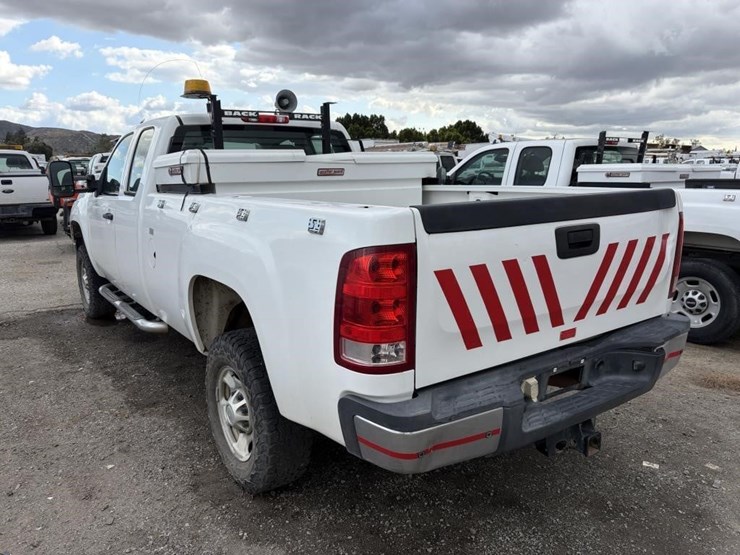 2012-gmc-sierra-2500-image-4