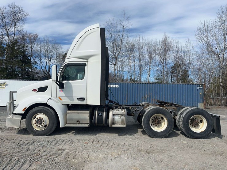 2018-peterbilt-579-image-8