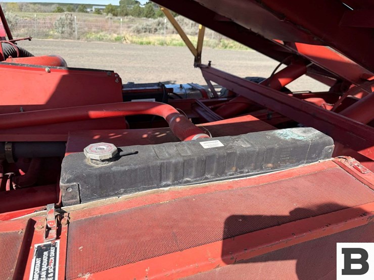 new-holland-1085-image-70