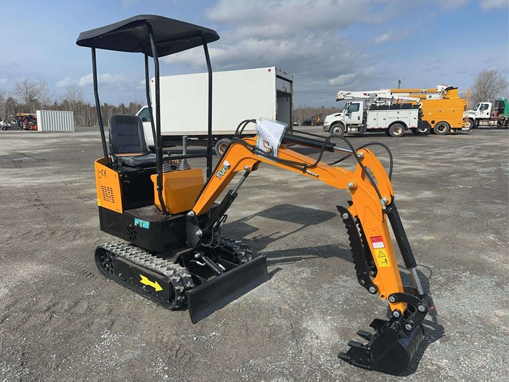 2026-future-ft13-mini-excavator-image-3