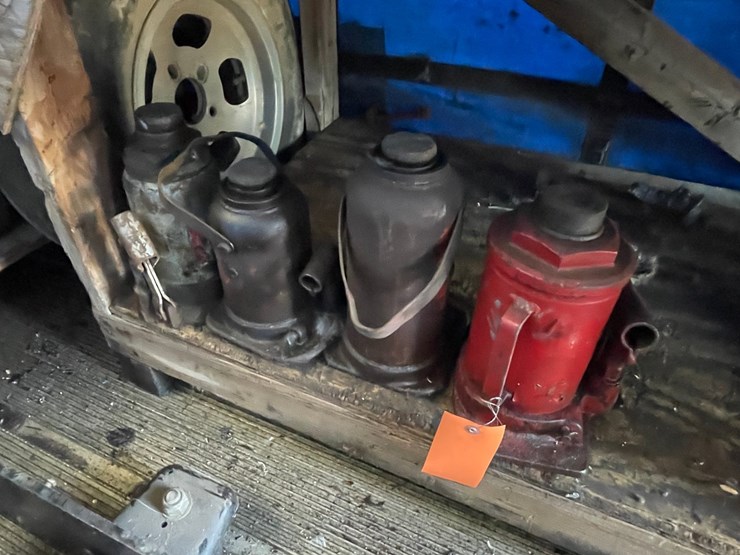 #10395-•-(4)-hydraulic-bottle-jacks-image-1