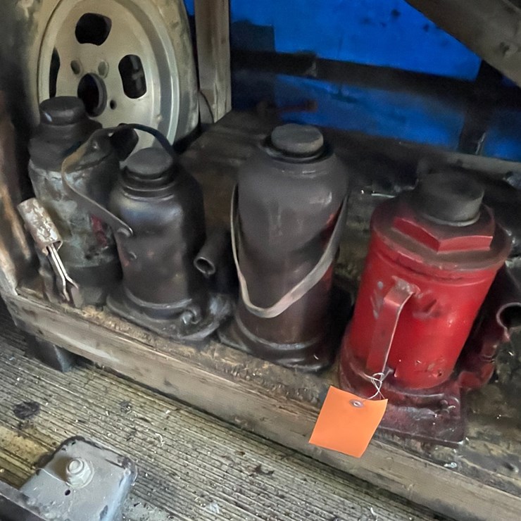 #10395 • (4) Hydraulic Bottle Jacks