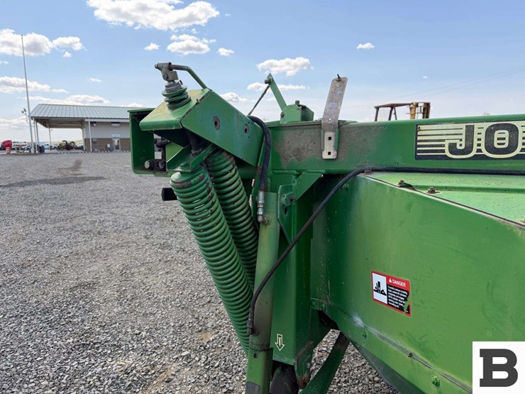 john-deere-820-image-24